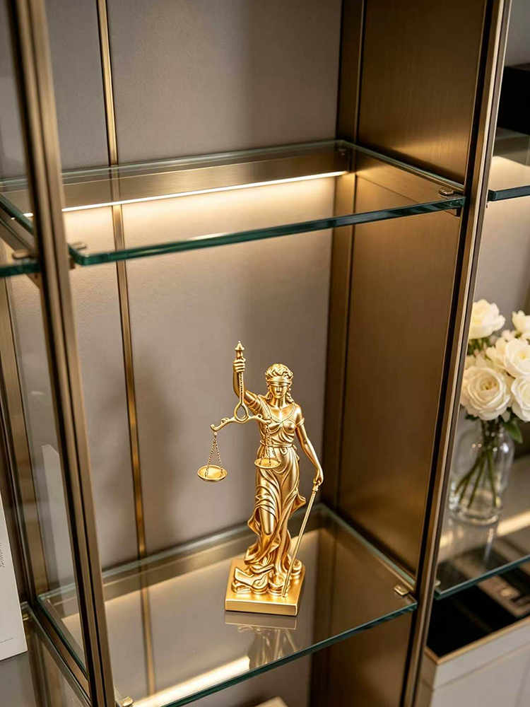Patung Kehakiman Emas Mewah, O - Resin Art Gift For Anniversary ulasan dan harga